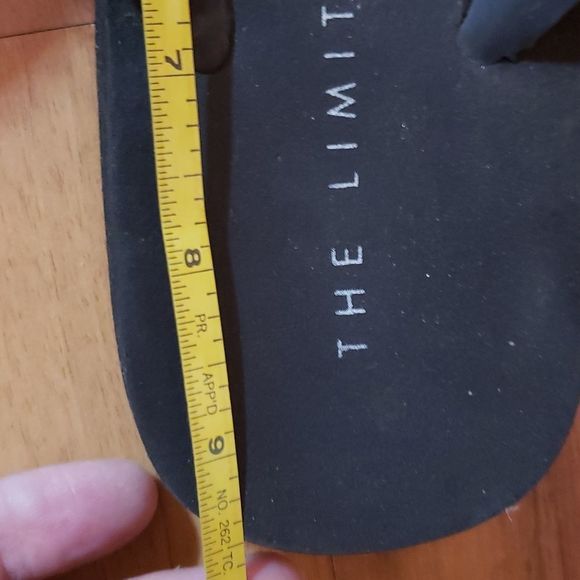 The Limited Flip Flops Sz Medium Beaded - Picture 6 of 6